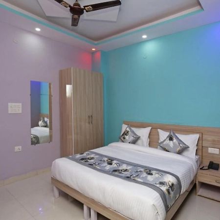 Hotel Airport D'Capitol New Delhi Bagian luar foto