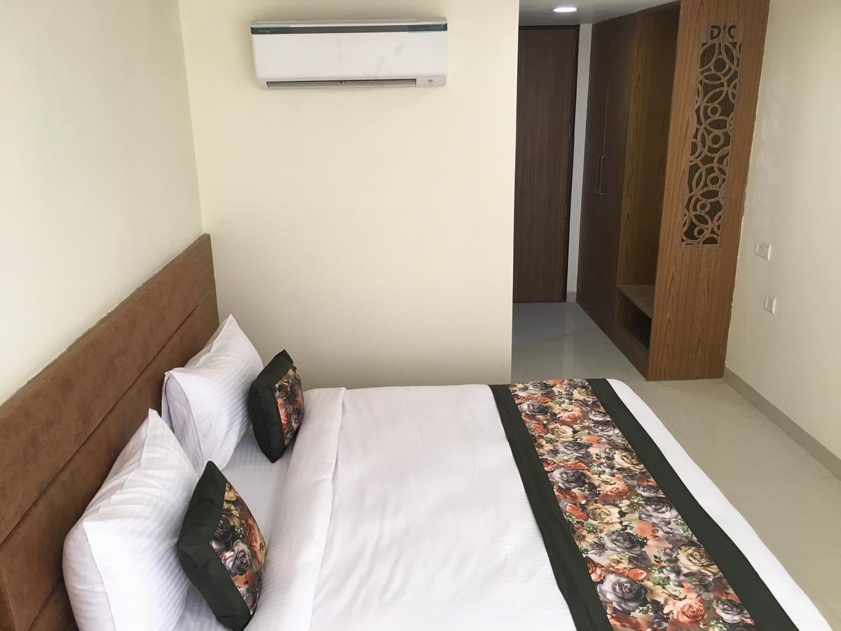Hotel Airport D'Capitol New Delhi Bagian luar foto