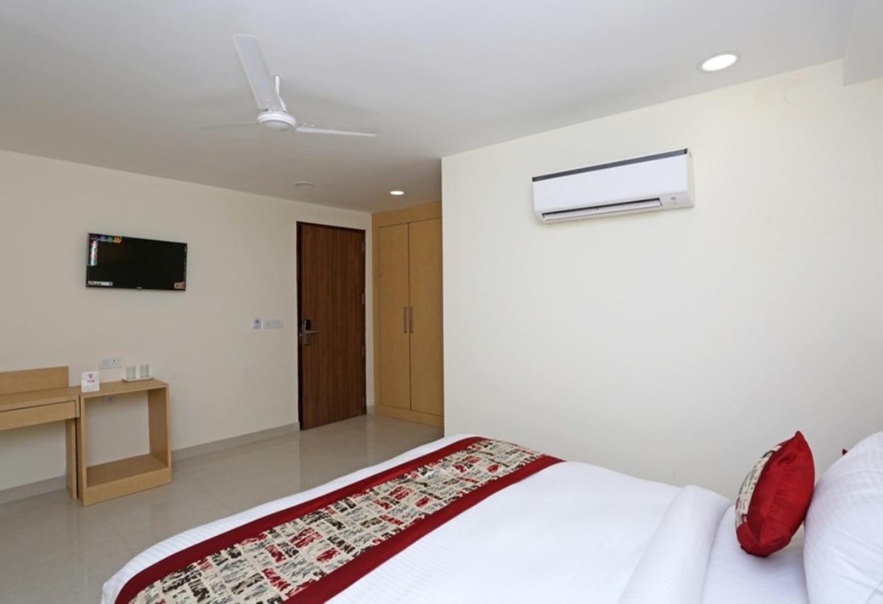 Hotel Airport D'Capitol New Delhi Bagian luar foto