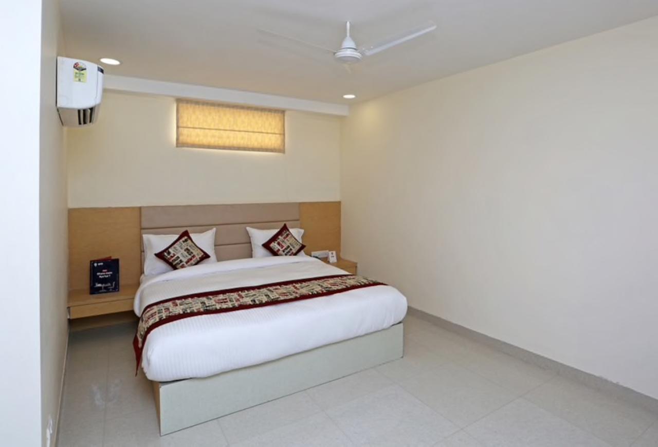 Hotel Airport D'Capitol New Delhi Bagian luar foto