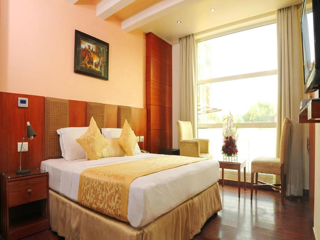 Hotel Airport D'Capitol New Delhi Bagian luar foto