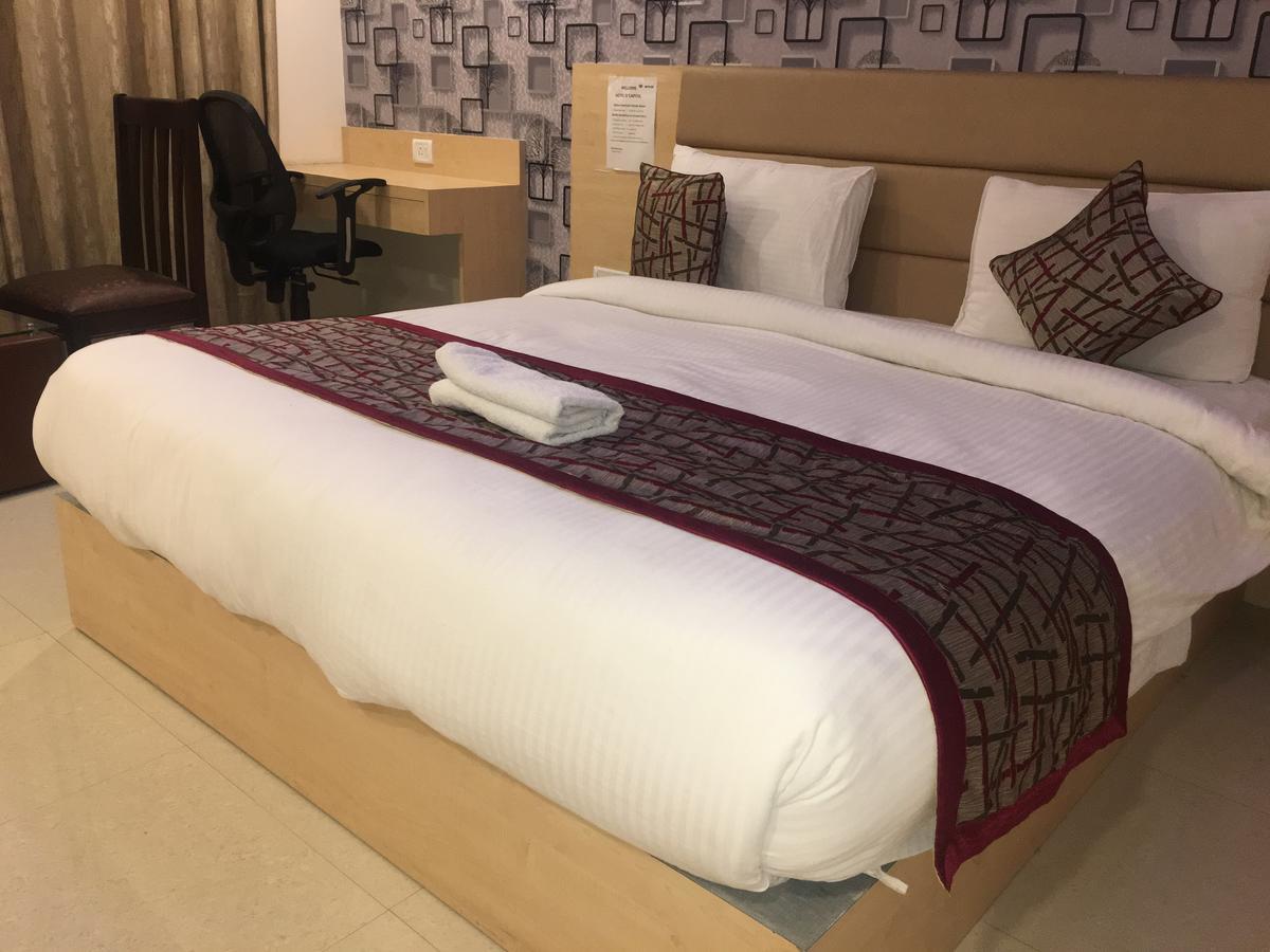 Hotel Airport D'Capitol New Delhi Bagian luar foto