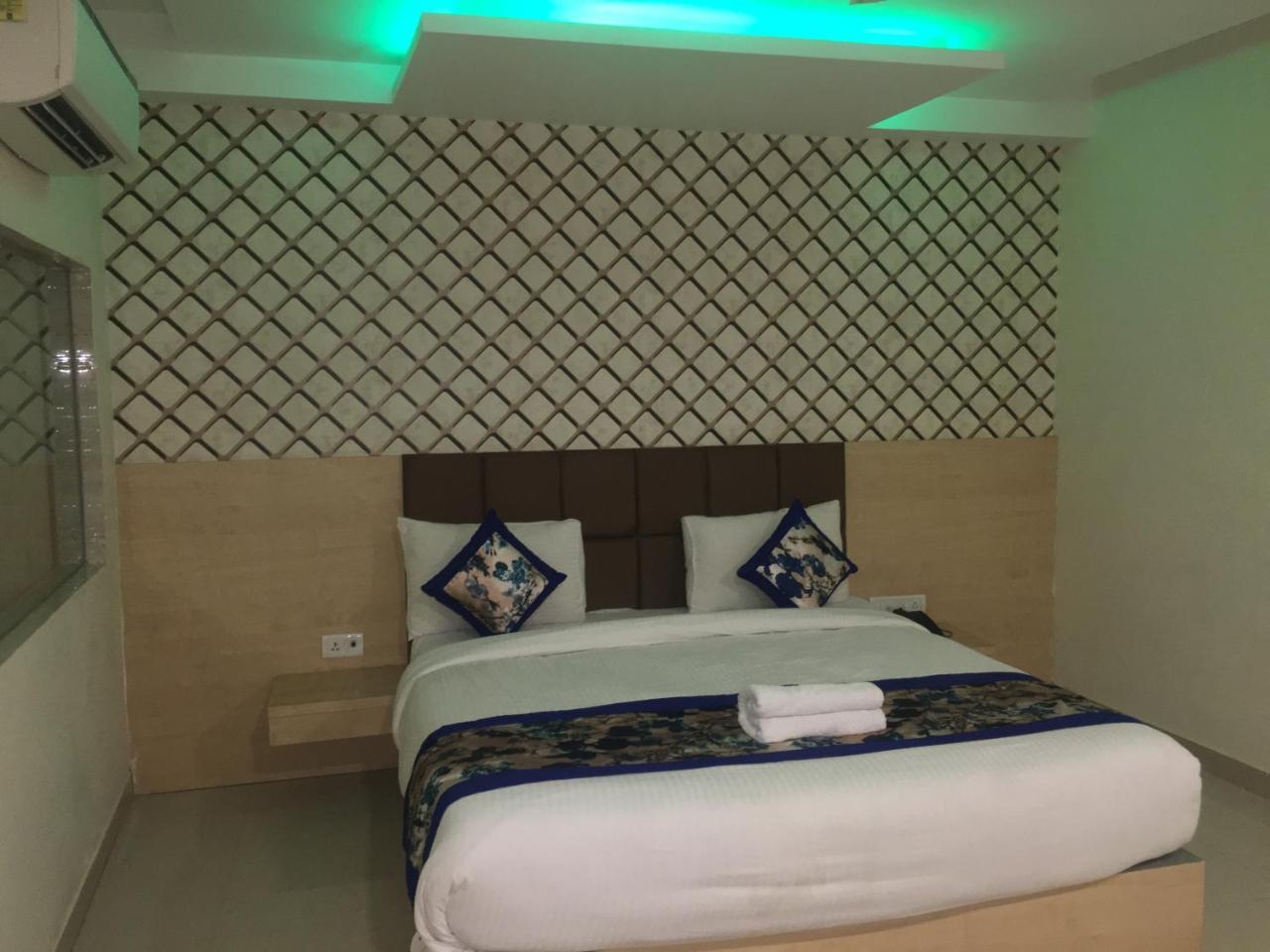 Hotel Airport D'Capitol New Delhi Bagian luar foto