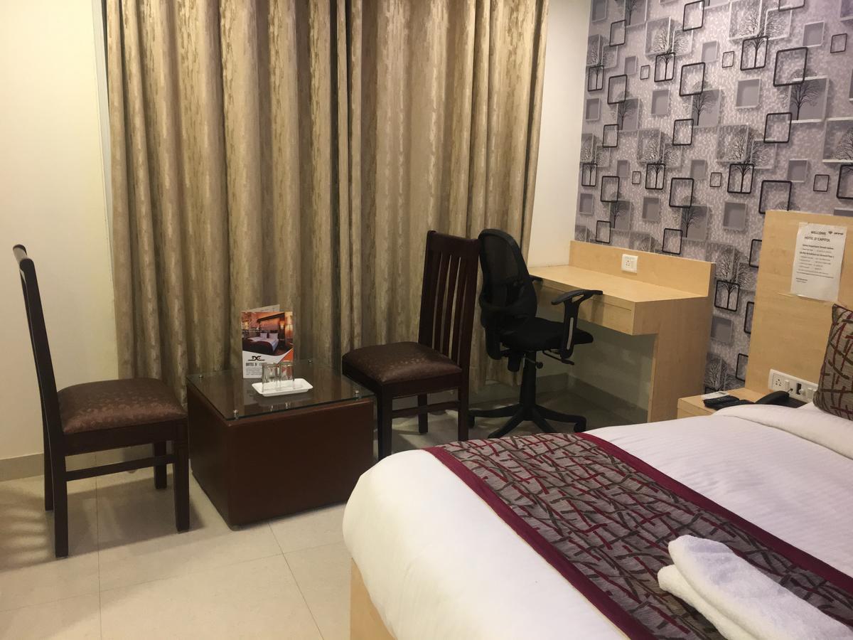 Hotel Airport D'Capitol New Delhi Bagian luar foto