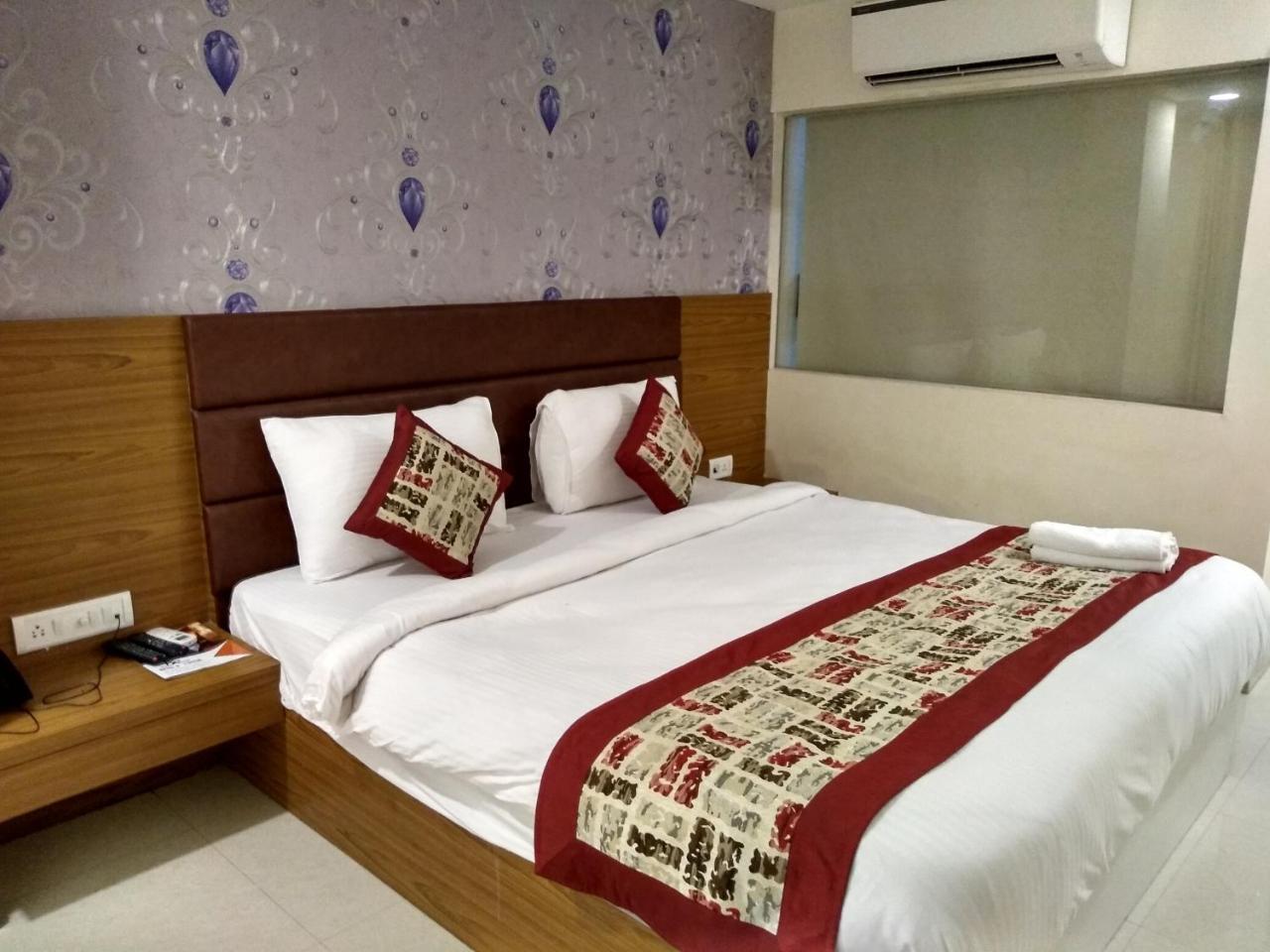 Hotel Airport D'Capitol New Delhi Bagian luar foto